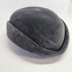 VINTAGE Gray Grey Velvet Pillbox Hat Made in England One Size